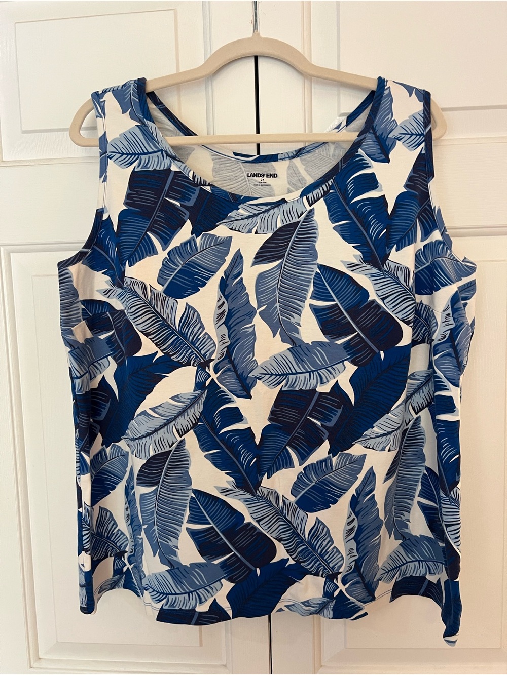 Lands' End White Tank Top with Blue Leaf Print Size 2X